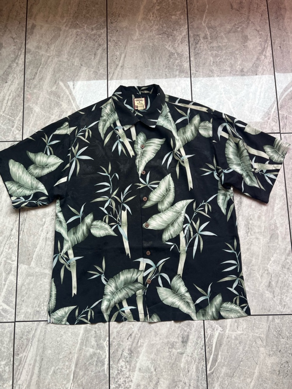 Tommy Bahama Men’s Black Bamboo Fronds 100%Silk Tropical S/S Button Up Shirt L